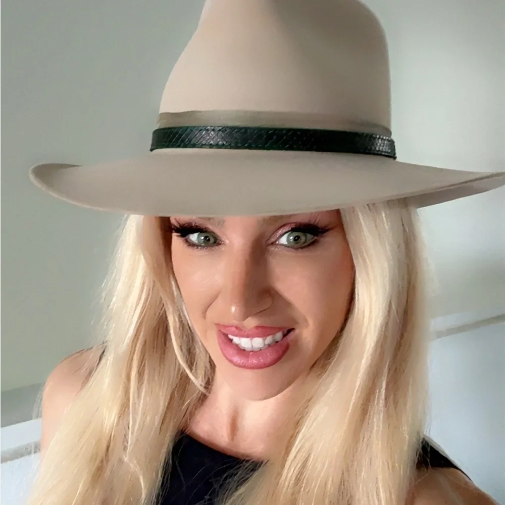 GORGEOUS KEMO SABE STETSON COWGIRL 🤠 HAT! INCLUDES SNAKESKIN HAT BAND! SZ 7 1/8 - Picture 3 of 8